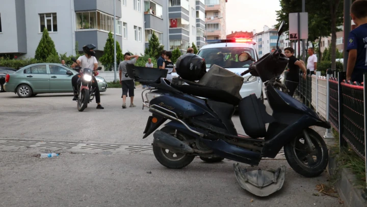 Motosikletle otomobil çarpıştı: 1 yaralı