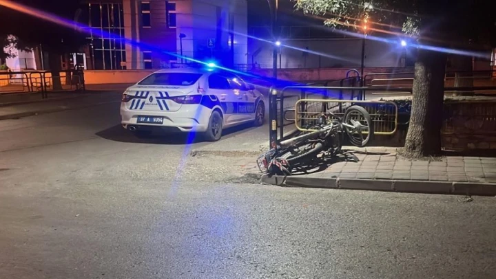 Motosikletten savrulan çocuk yaralandı