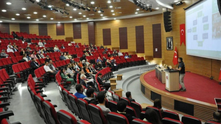 Narkotik eğitimlerini sürdürüyor