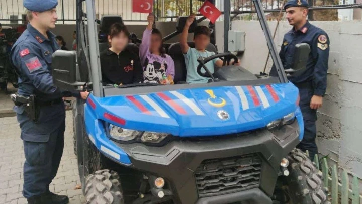 Öğrencilerden jandarmaya ziyaret