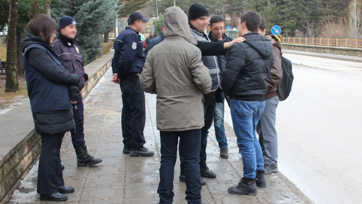 Öğrencilerin güvenliği için polisler sokağa indi