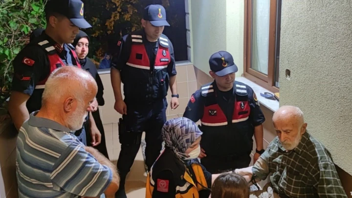 Ormanda kaybolan yaşlı adam bulundu