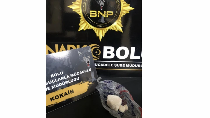 Otobüsteki yolcuda 35,55 gram kokain ele geçirildi