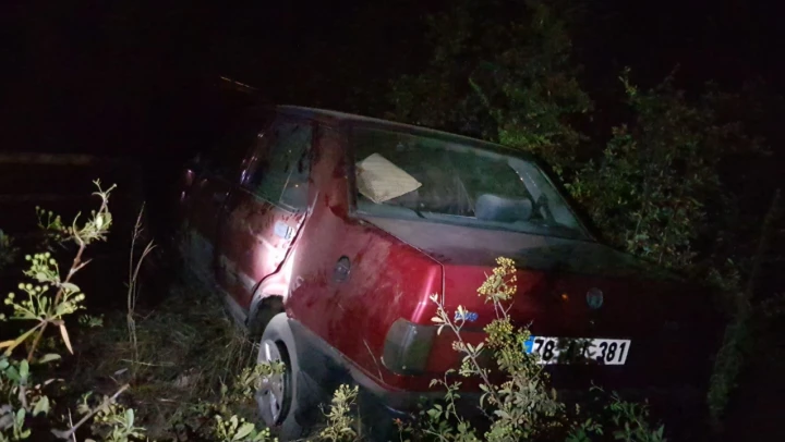 Otomobil bariyeri aşıp şarampole uçtu: 1 yaralı
