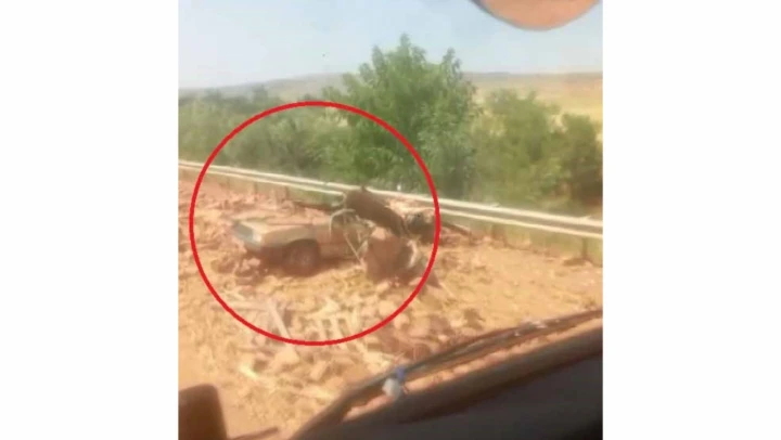 Otomobil kağıt gibi ezildi: 2 yaralı