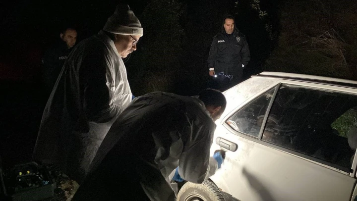 Otomobili Çaldı, 6 Saat Sonra Otostop Çekerken Polise Yakalandı