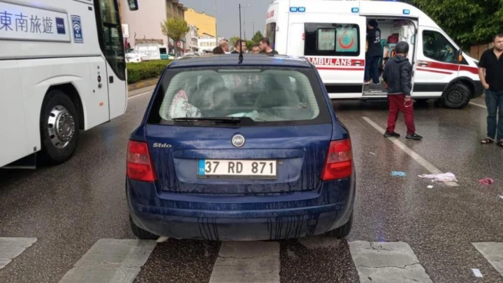 Otomobille motosiklet çarpıştı: 1 yaralı