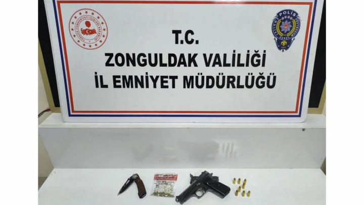 Ruhsatsız Silah Ve Uyuşturucu Ele Geçirildi