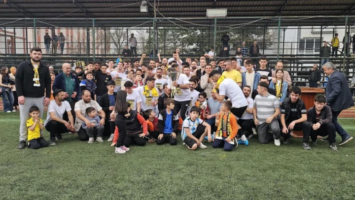 Şampiyon Cide Belediyespor