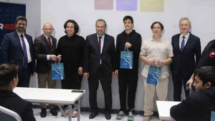 Genç Yeteneklere Ödülleri Verildi