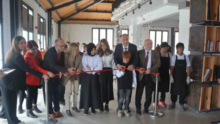 Sinop'ta 'Özelim Çocuk Korosu ve Karma Sanat Sergisi'