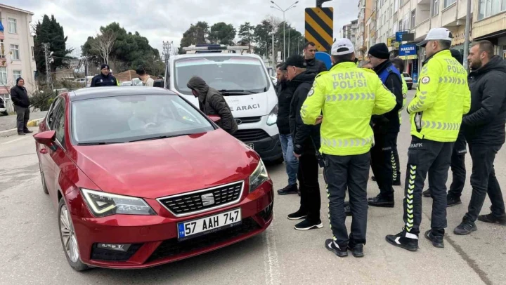 Zincirleme Trafik Kazası Maddi Hasarla Atlatıldı
