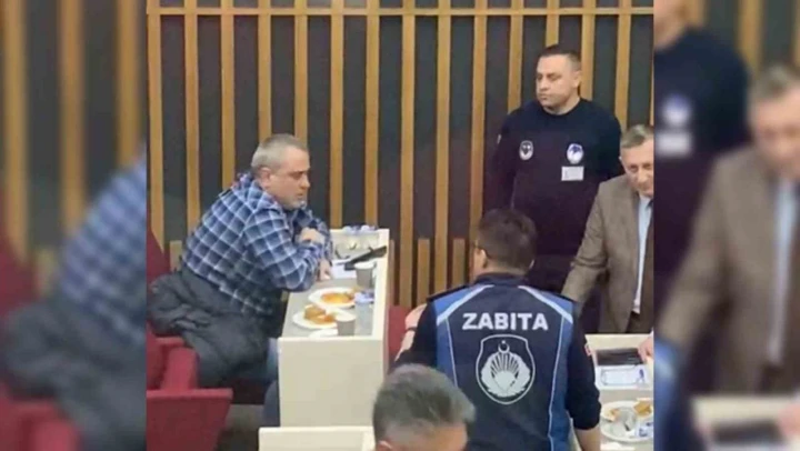 Tanju Özcan, Zabıta Müdürünü Görevden Aldı