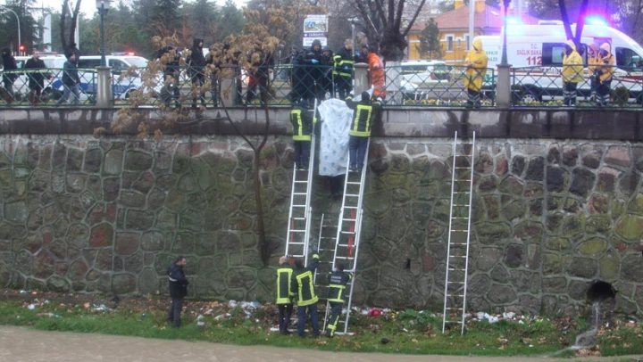 Tatlıçay'da bir erkek cesedi bulundu