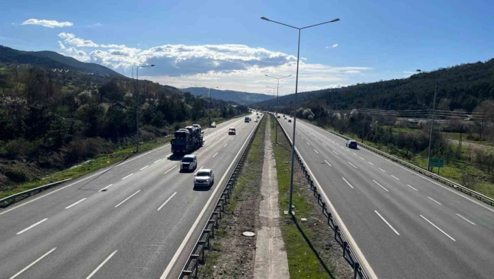 TEM Otoyolu'nda Trafik Akıcı Seyrediyor