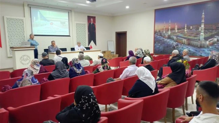 Umre Eğitim Semineri düzenlendi