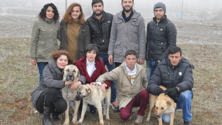 Üniversiteli öğrencilerden örnek davranış