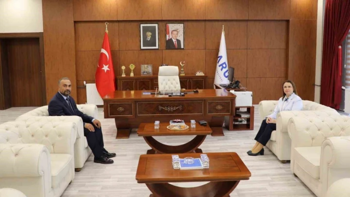 Vali Nurtaç Arslan, Rektör Akkaya'yı Ziyaret Etti