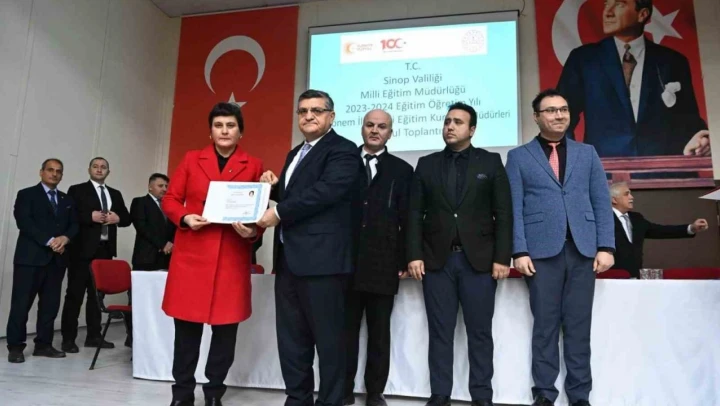 Vali Özarslan: 'Öğretmenlerimizin ve Öğrencilerimizin Hizmetindeyiz'