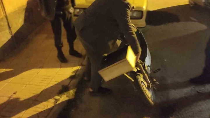 Yakalanacaklarını Anlayınca Çaldıkları Motosikleti Bırakıp Kaçtılar
