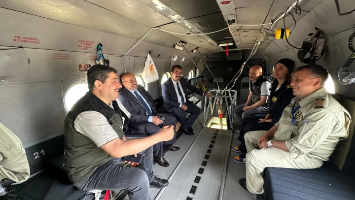 Yangın Helikopterini İncelediler