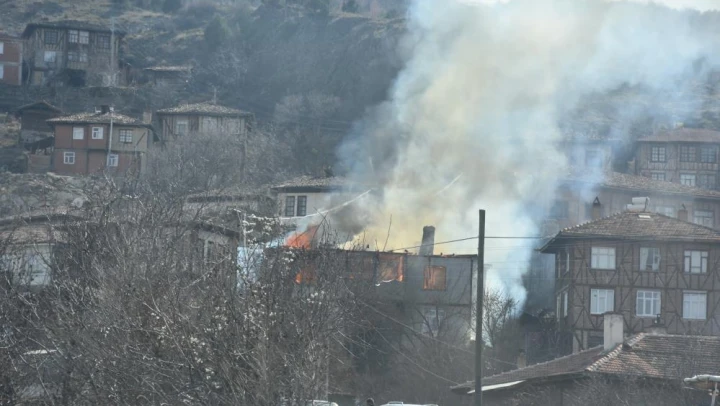 Yangında patlayan tüpler korkuttu