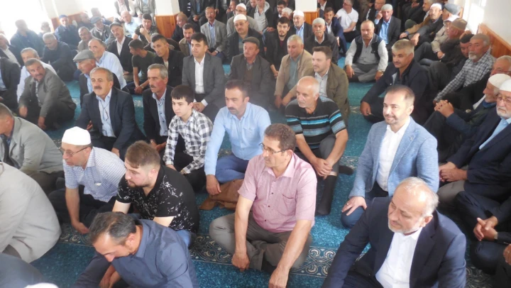 Yarören köyünde yeni cami açıldı