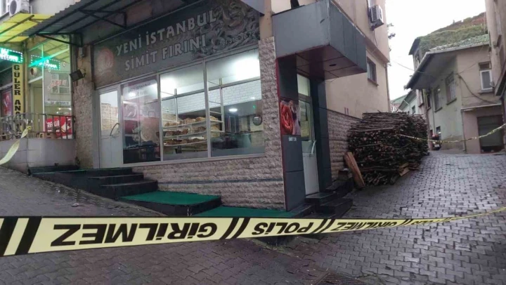 Yeğenini Ağır Yaralayan Amca Hayatına Son Verdi