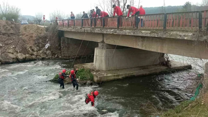 Yeğenini Öldüren Zanlının Silahı Orada Aranıyor!