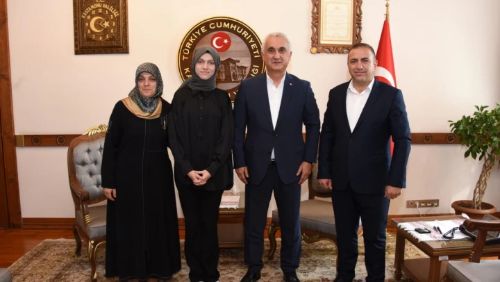 YKS 1'incisinden Vali Çakır'a ziyaret