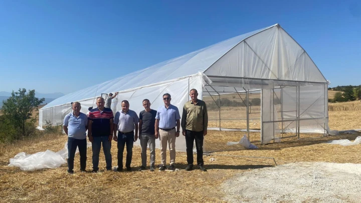 Yüzde 70 hibeli seralar kuruldu