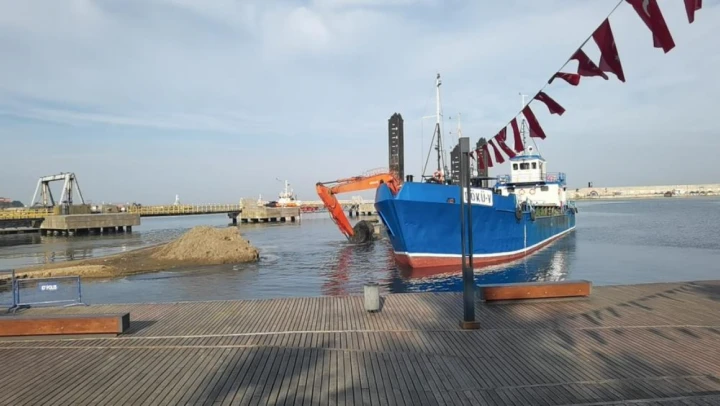 Zonguldak Limanı'nda Kum Temizliği