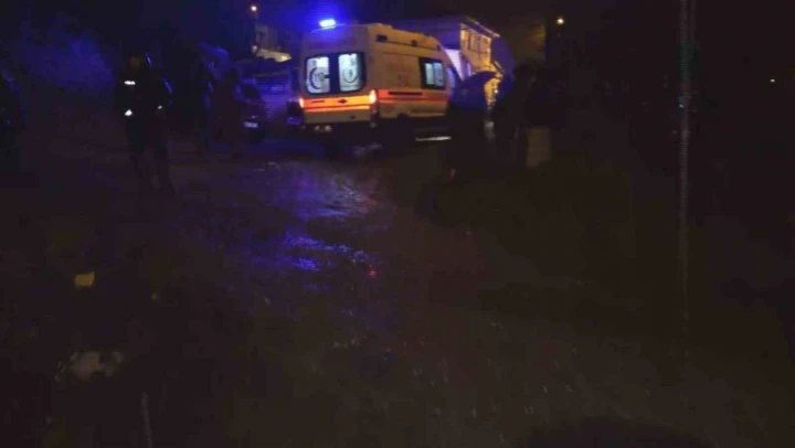 Zonguldak'ta heyelan: Ev toprak altında kaldı
