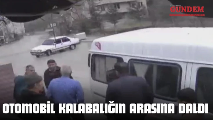 Kastamonu’da Otomobil Kalabalığın Arasına Daldı