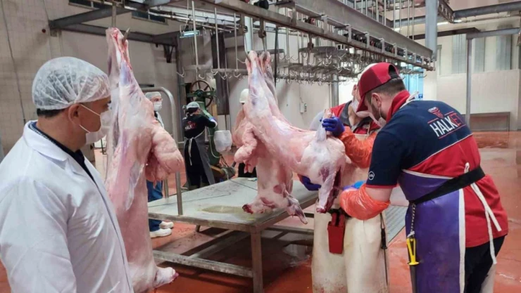 Çorum Belediyesi Hayırseverlerin Kurban Bağışlarını İhtiyaç Sahibi Ailelere Ulaştıracak