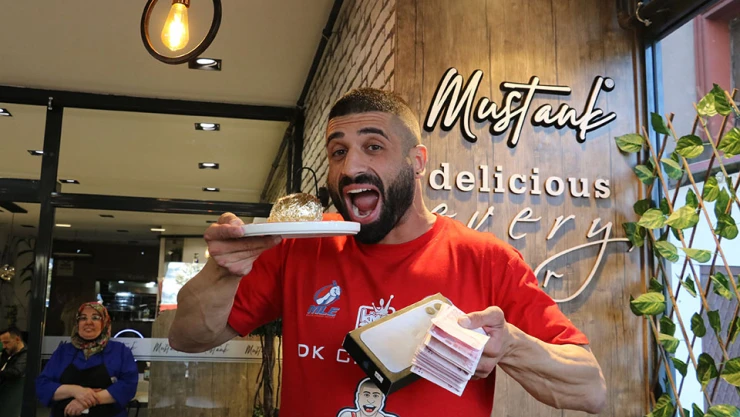 51 dakika 25 hamburger yedi