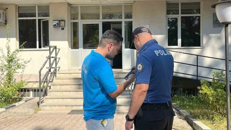 'Dava açıldı' Mesajı İle Dolandırılmaktan Polis Kurtardı