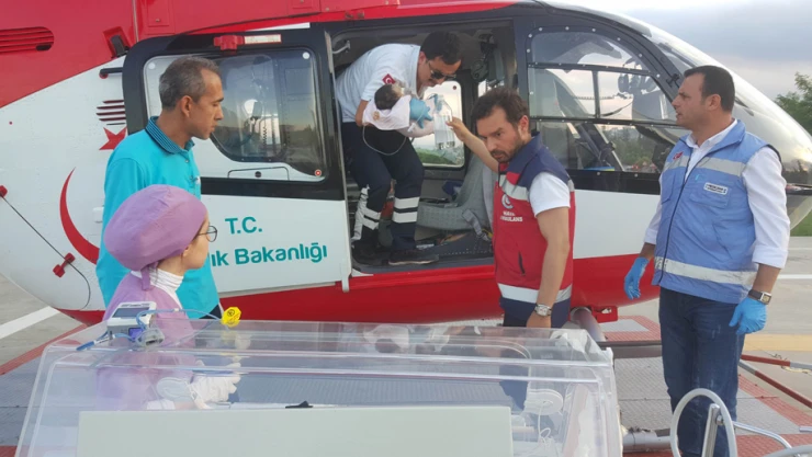 1 günlük bebek ambulans helikopterle sevk edildi