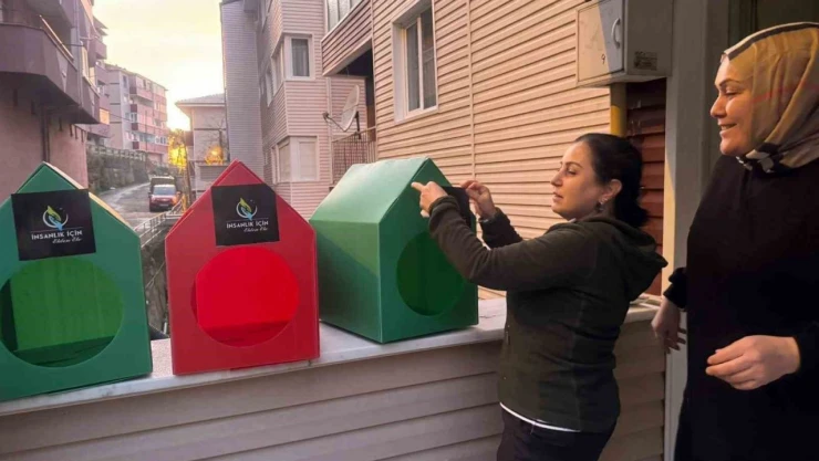 'Küçük dostlarımızı unutmayalım' Dediler, Mahallelere Kulübe Yerleştirdiler