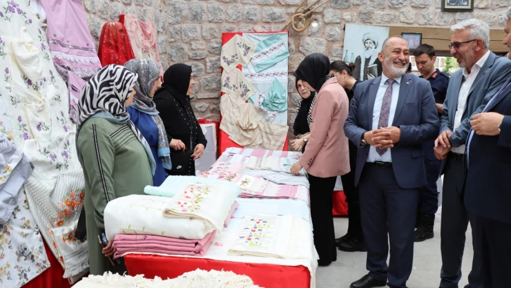 1 Yılın Emeği Sergilendi