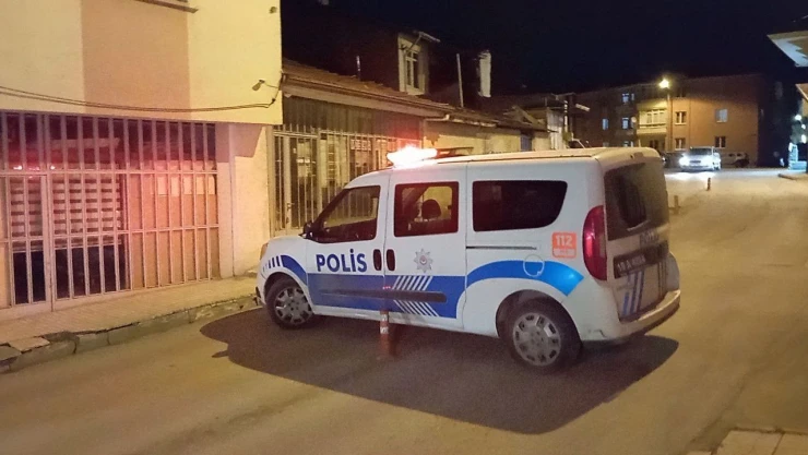 16 Yaşındaki Genç, Bıçaklı Saldırıda Ağır Yaralandı