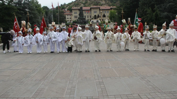 22 Çocuk Sünnet Oldu