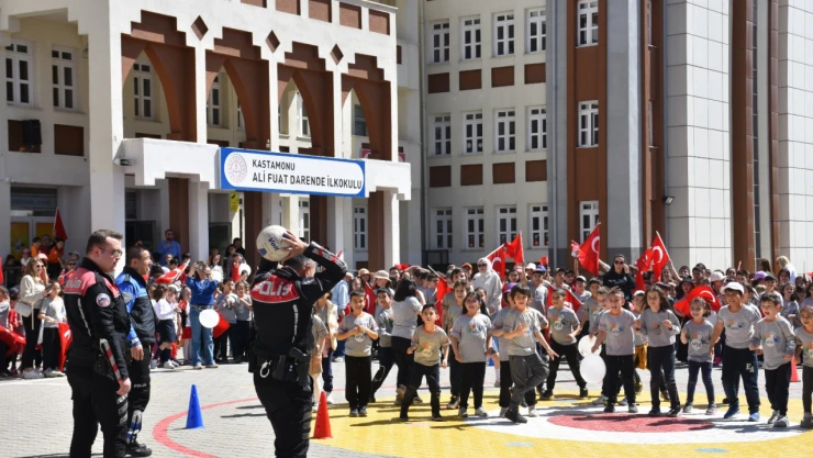 23 Nisan'a Şenlikle Renk Kattılar