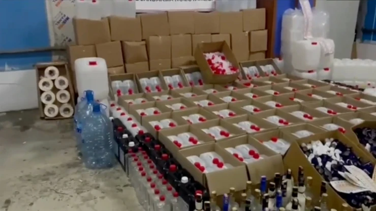 28 Bin 400 Litre Sahte Alkol Ele Geçirildi