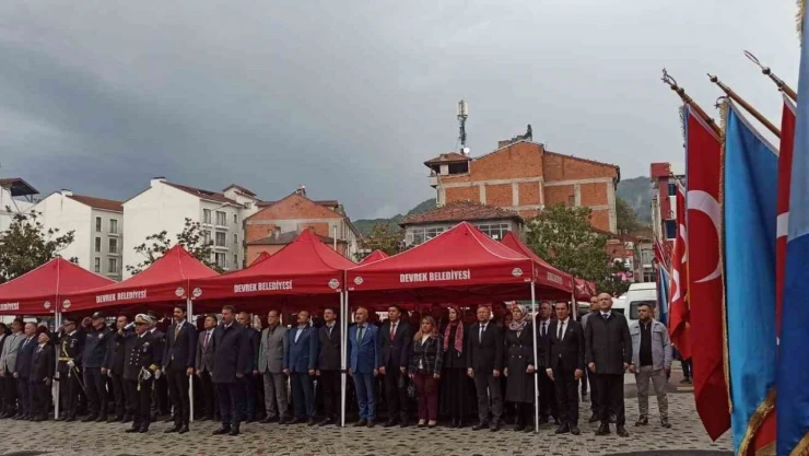 29 Ekim Kutlamaları Çelenk Sunumu İle Başladı