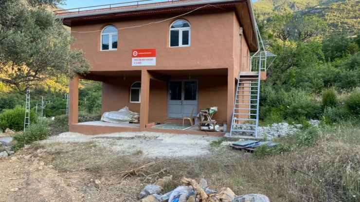 30 yıldır camilerine imam bekliyorlar