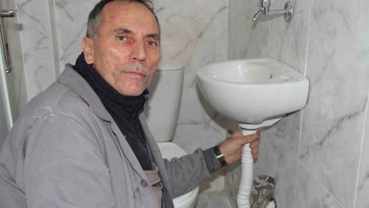 35 Yıldır İlçe İlçe Gezip Geçimini Sağlıyor