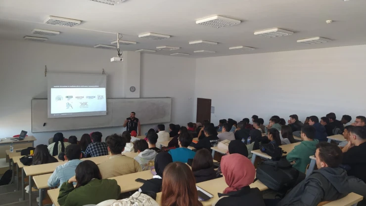 433 Genç Bilinçlendirildi