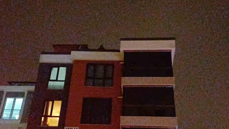 İntihara Kalkışan Şahsı Polis Ekipleri İkna Etti