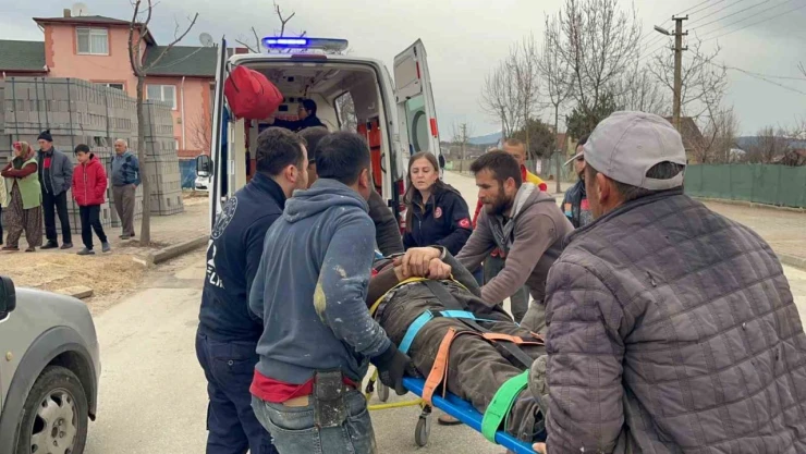 İnşaat İşçisi Merdivenlerden Düşerek Yaralandı